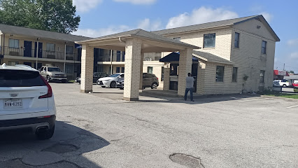 Tomball Executive Inn — photo 1