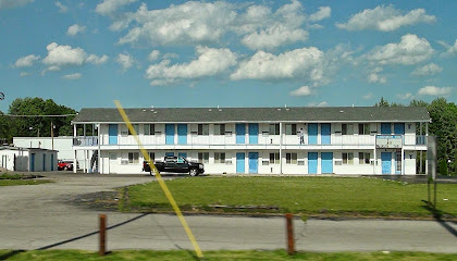 Coliseum Inn — photo 1
