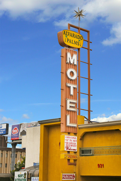 ALVARADO PALMS MOTEL — photo 1