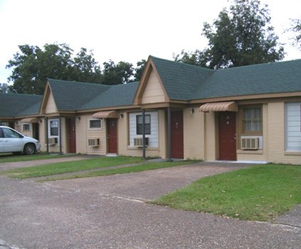 COLLEGE INN MOTEL — photo 1