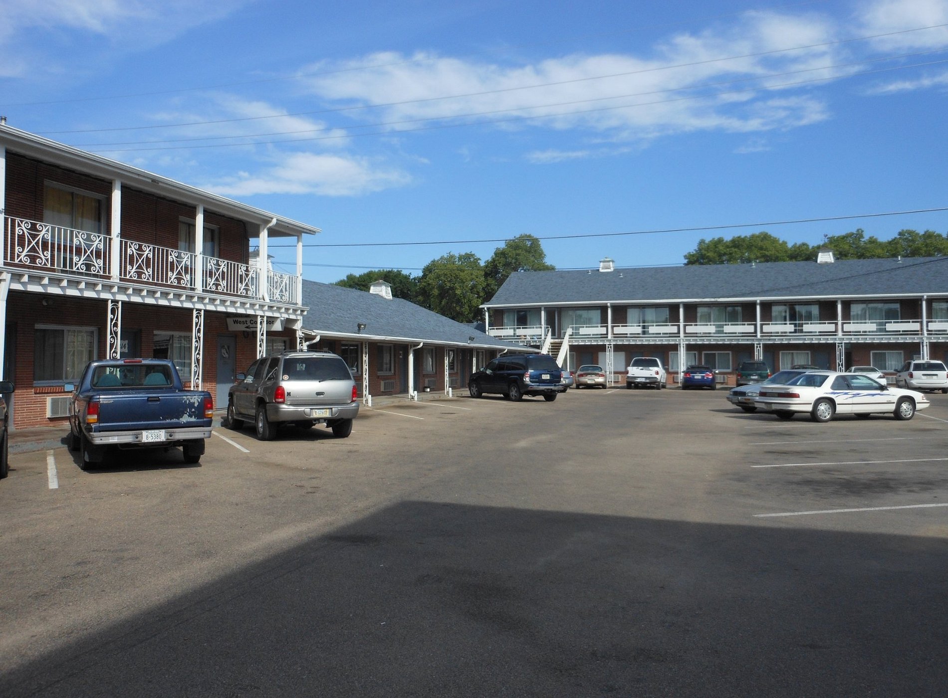 Resident Suites Motel — photo 1