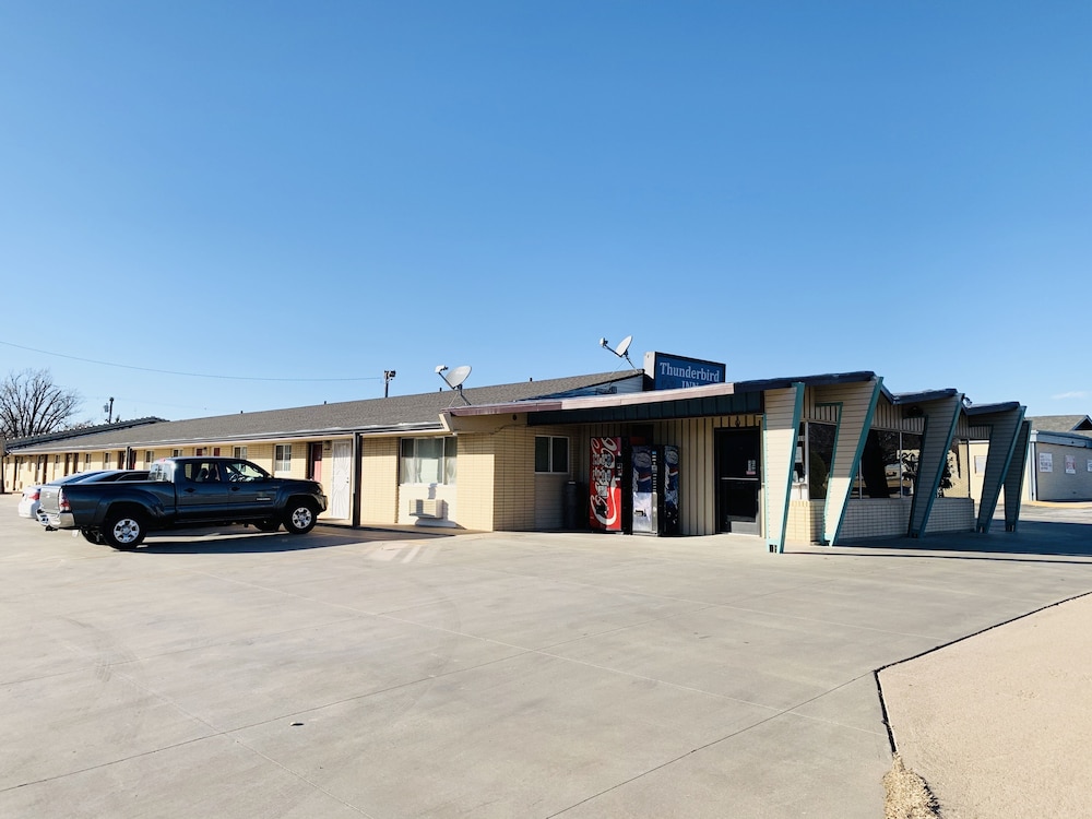 Thunderbird Inn — photo 1