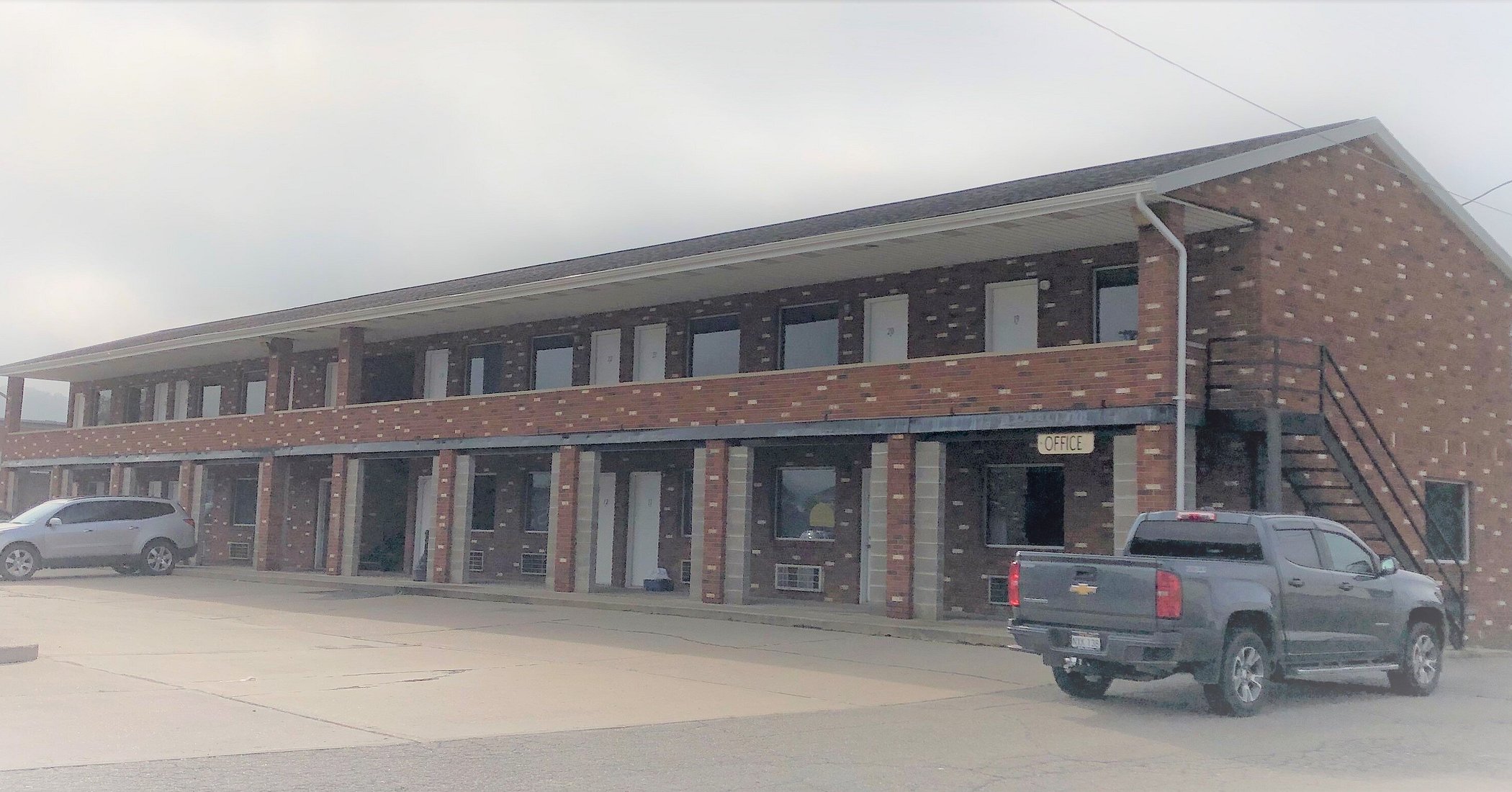 Moundsville Plaza Motel — photo 1