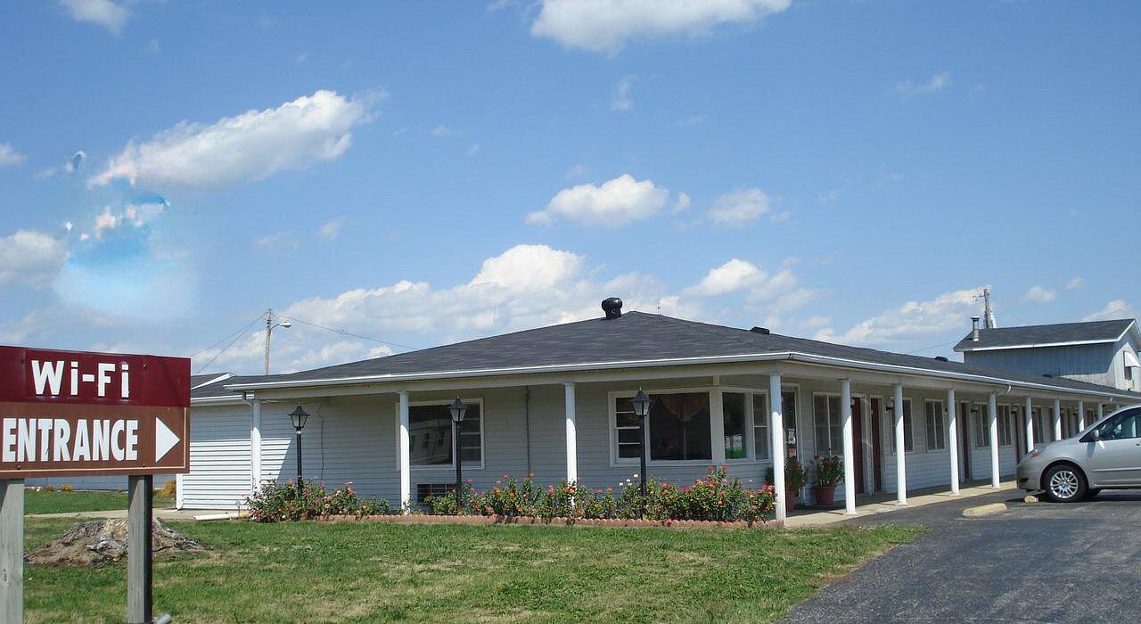 Budget Inn- Greenville — photo 1